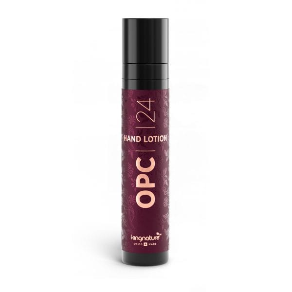 Kaufen Sie eine zylindrische Flasche OPC 24 Handlotion mit einem kastanienbraunen und schwarzen Etikett, auf dem sich der Markenname Langnature und der Text „Swiss Made“ befinden.